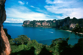 railay beach climbing